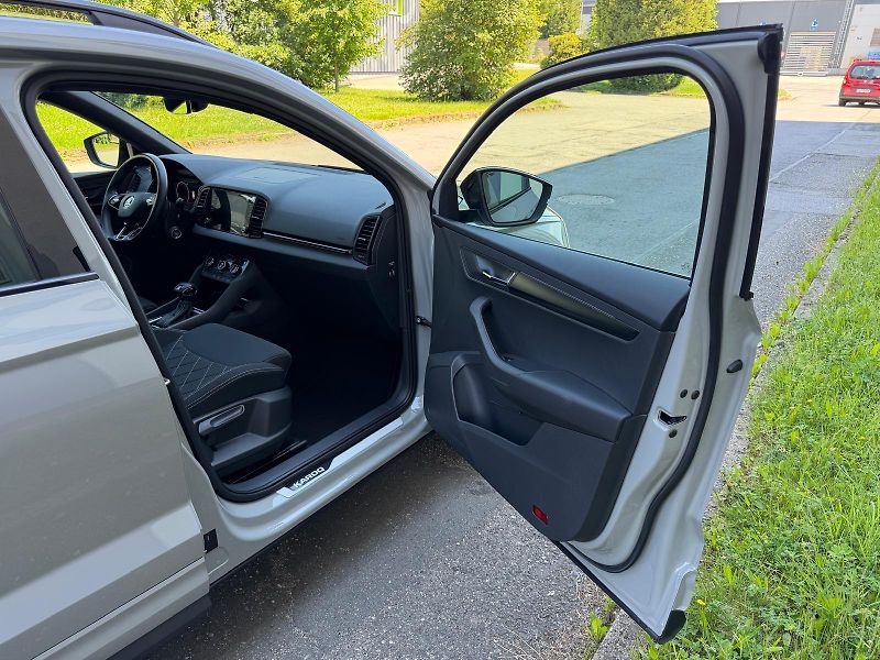 Škoda Karoq 1,5 TSi/Sportline/DSG/1.maj.  - fotka 19 z 28