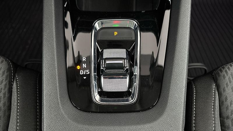 Škoda Octavia 2.0 TDI DSG Style Combi - fotka 22 z 27