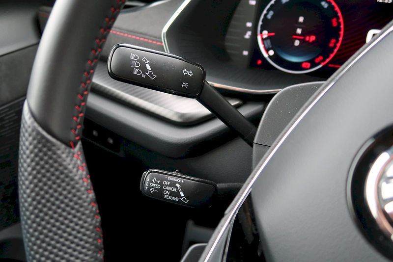 Škoda Octavia (2023) RS 2.0 TDI 147 kW DSG - fotka 7 z 27