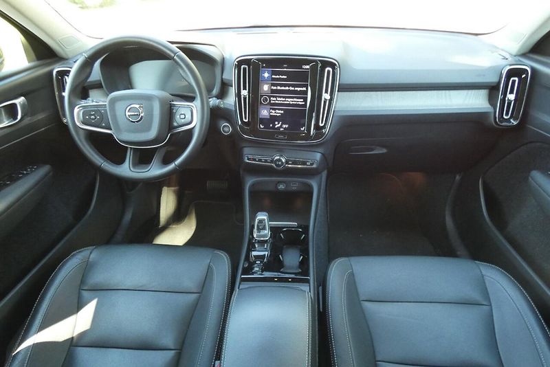 Volvo XC40 T3 Inscription Kůže LED Taž - fotka 13 z 15