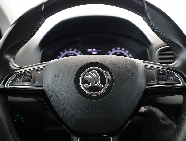 Škoda Karoq (2018) Ambition 2.0 TDI - fotka 8 z 19