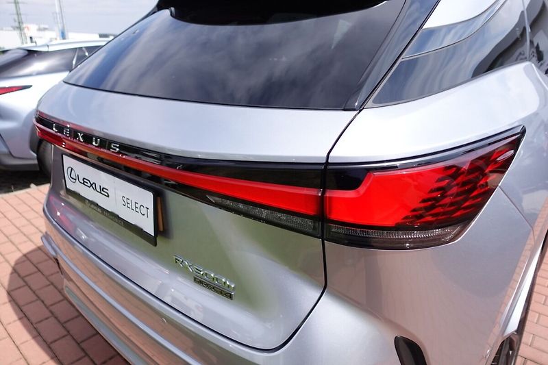 Lexus RX 500h RX500h F Sport Plus - fotka 38 z 39