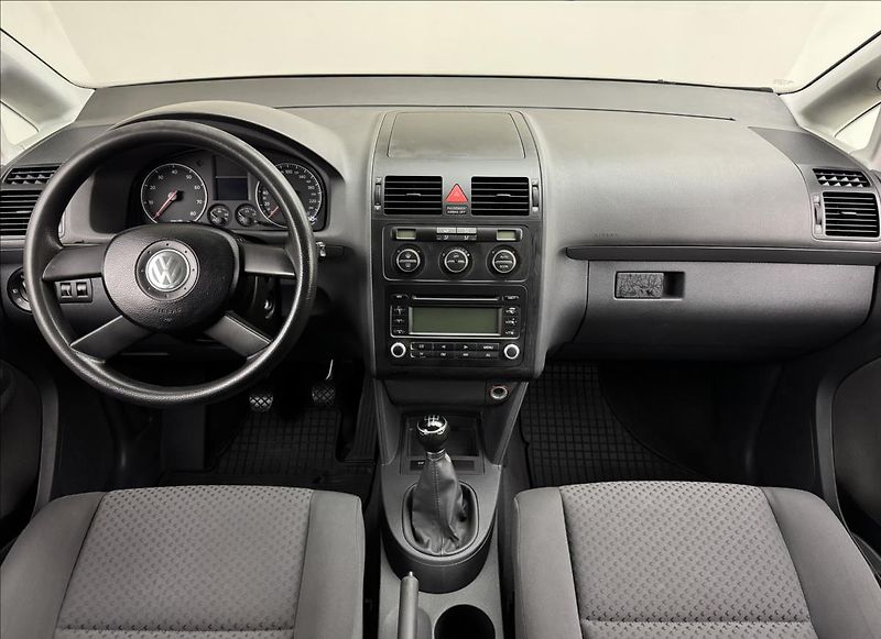Volkswagen Touran 1,6 i 75kW AC NOVÉ PRAHY APOD. - fotka 7 z 29