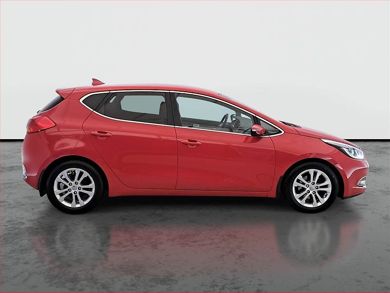 Kia Ceed (2015) 1.6 GDI, Navi, Tempomat - fotka 6 z 20