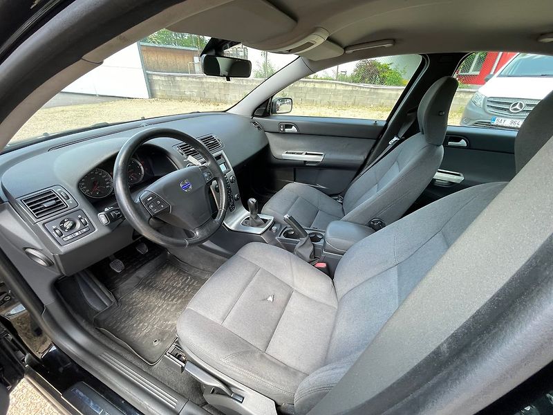 Volvo S40 1.6D 80kw*VYHŘEV.SED*NOVÁ STK* - fotka 8 z 28