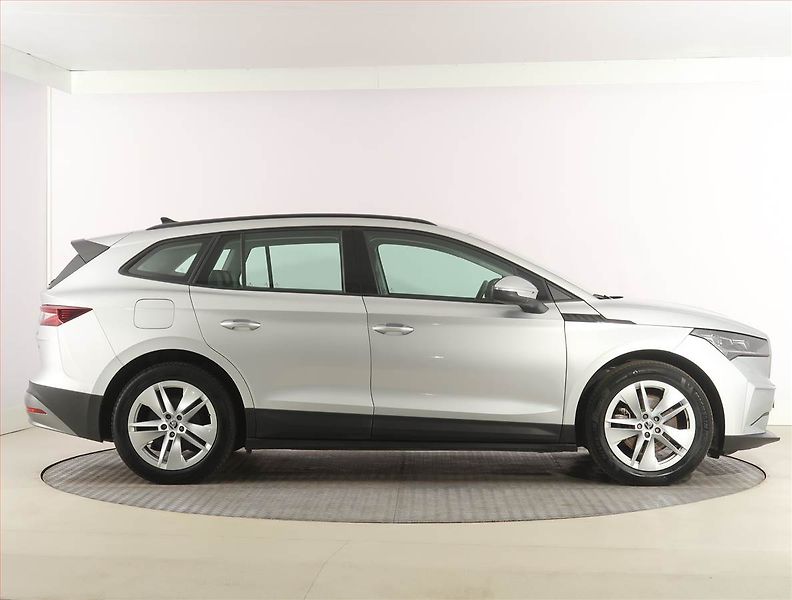 Škoda Enyaq (2023) 60 (62 kWh), SoH 92% - fotka 6 z 28