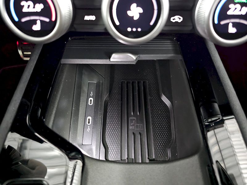 Škoda Superb (2025) 2.0TDI 142kW 4X4 SPORTLINE WEB - fotka 27 z 35