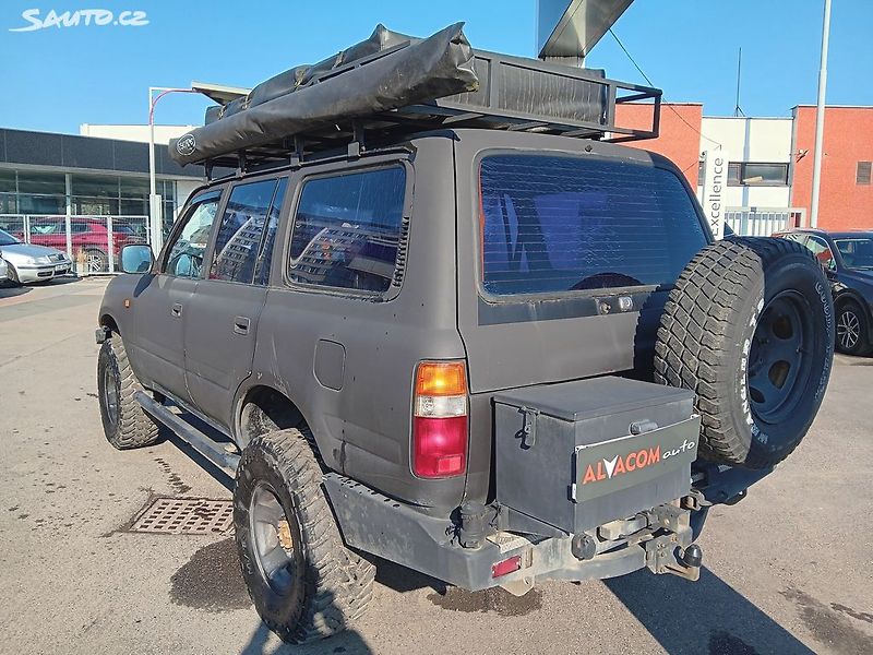 Toyota Land Cruiser 4.2 D 118kW - fotka 8 z 24