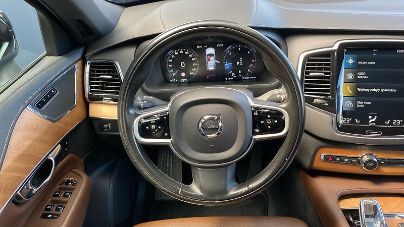 Volvo XC90 INSCRIPTION, B5 AWD, 173+10 kW - fotka 14 z 34