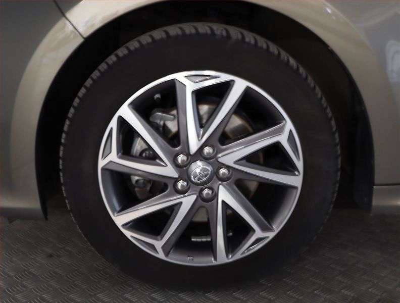 Toyota Yaris (2021) 1.5 VVT-i Hybrid, Automat - fotka 15 z 18