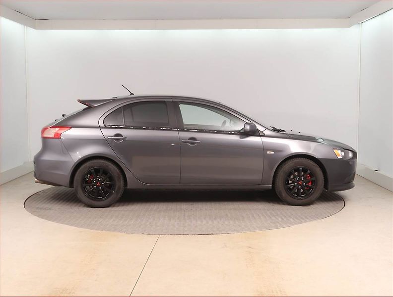 Mitsubishi Lancer (2010) 1.6 MIVEC, po STK - fotka 6 z 15