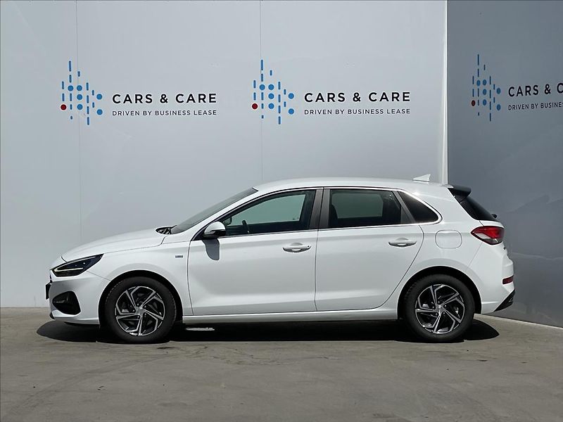 Hyundai i30 1,5 T-GDI DCT Family Smart NAV - fotka 2 z 22