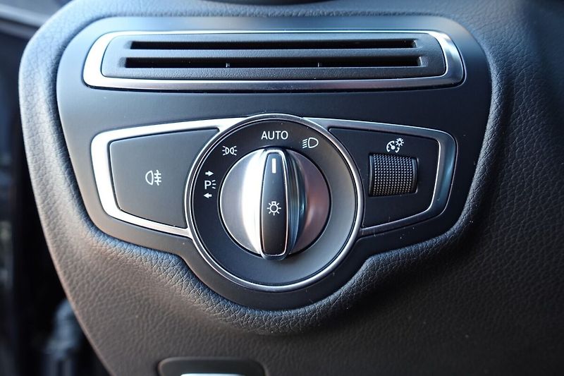 Mercedes-Benz GLC 220 d 4Matic 125 kW - fotka 21 z 31