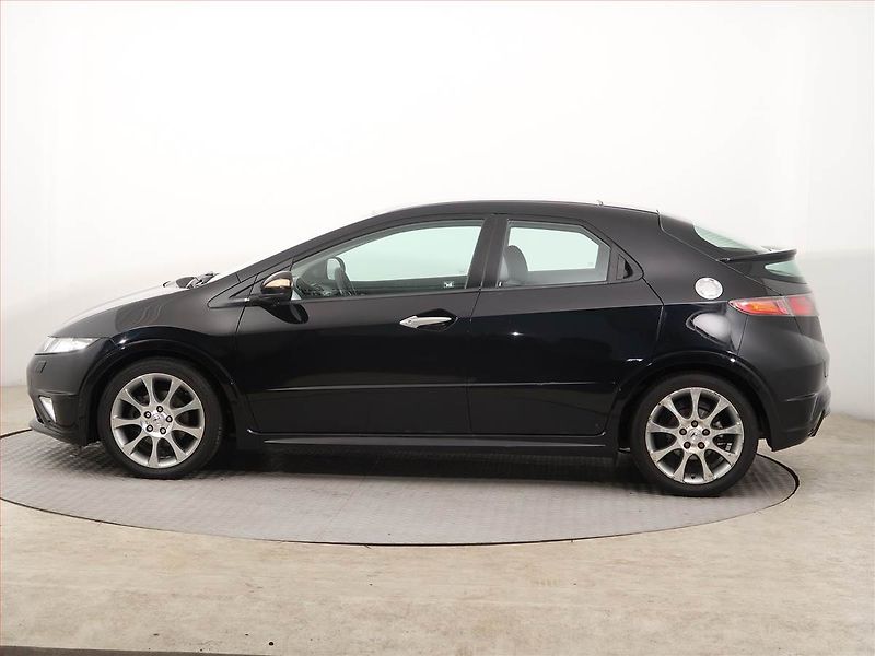 Honda Civic (2006) 1.8, Navi, Tempomat - fotka 3 z 16