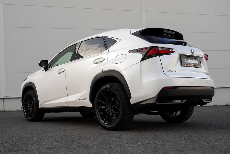 Lexus NX 300h 300H 2.5 HYBRID AWD PREMIUM - fotka 11 z 24