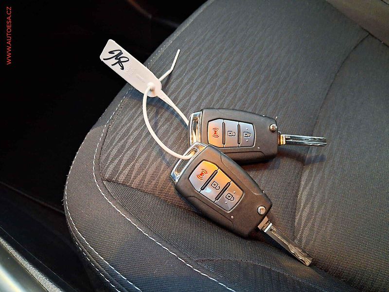 SsangYong Tivoli (2018) 1.6CVVT, Navi, kamera - fotka 18 z 18