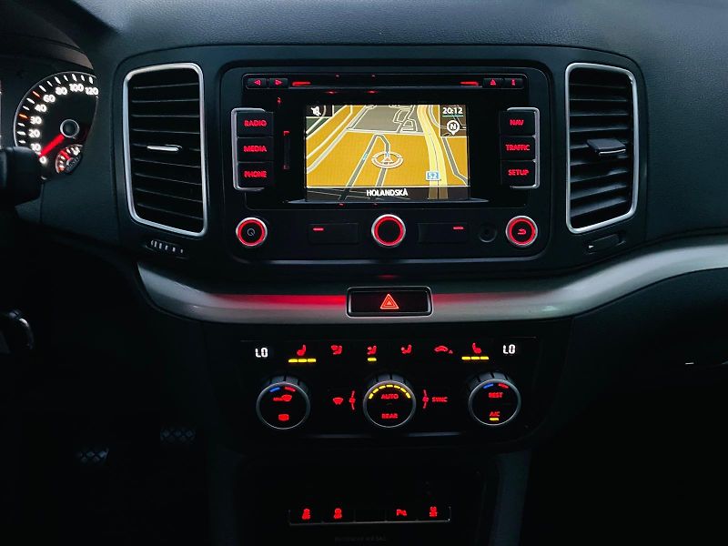 Seat Alhambra 2.0TDI MANUÁL 7MÍST SERVISKA - fotka 39 z 50