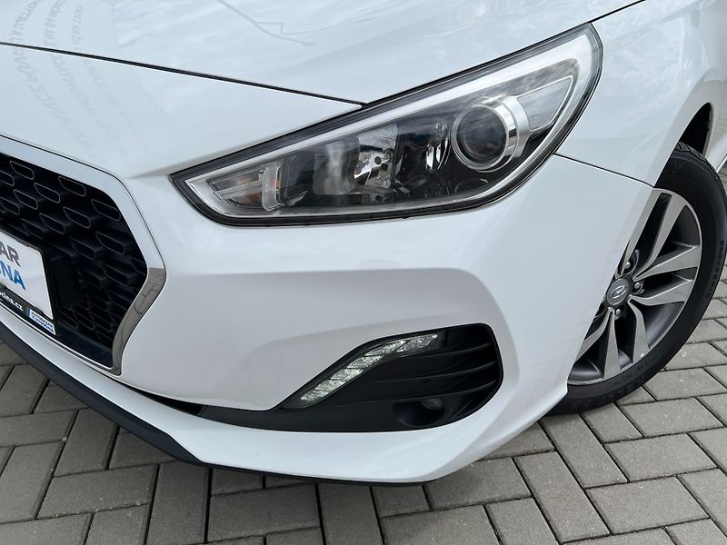 Hyundai i30 (2020) Com.1.0T-GDi Comfort ČR+1.maj. - fotka 9 z 36
