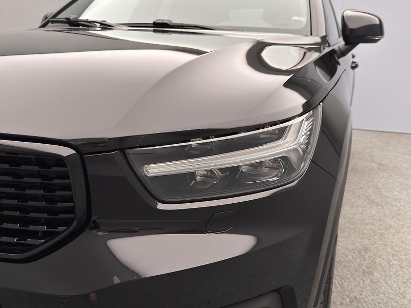 Volvo XC40 B4 AWD INSCRIPTION AUT  - fotka 21 z 51