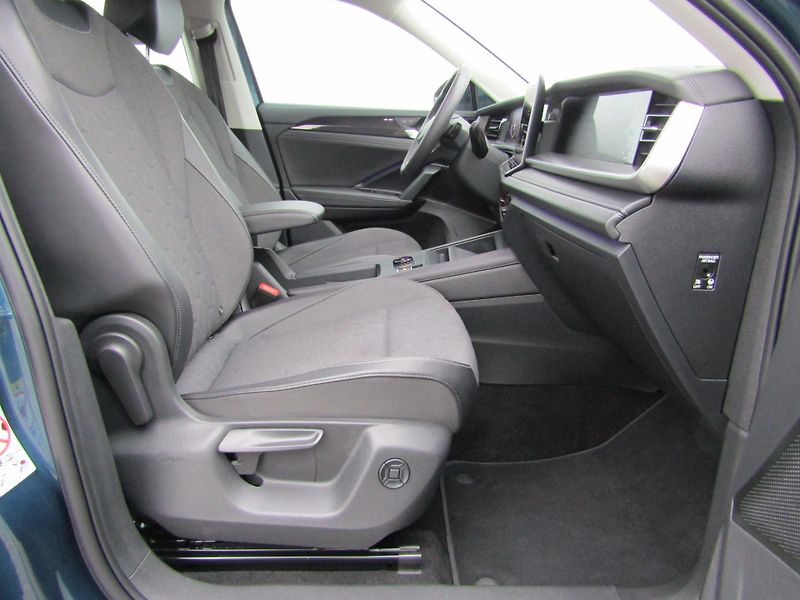 Volkswagen Tayron (2025) 2.0 TDI 142KW DSG 4x4 - 7 míst - fotka 21 z 30