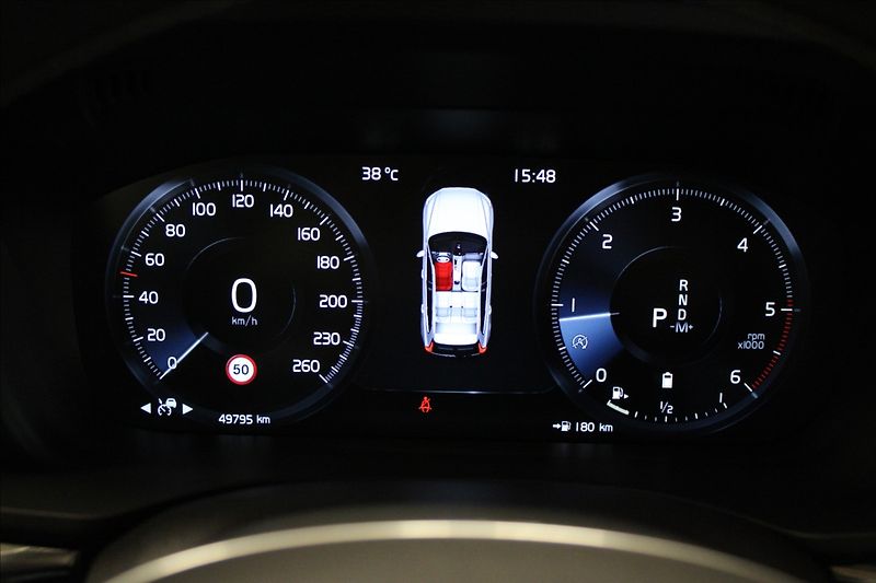 Volvo XC60 2,0 B4 AWD CZ PŮVOD - fotka 20 z 37