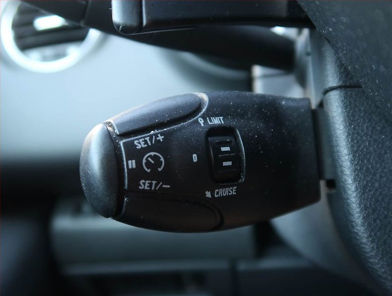 Peugeot 5008 (2013) 1.6 HDi, Automat, 7 míst - fotka 18 z 21