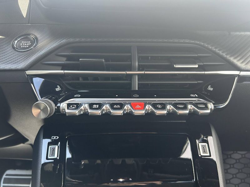 Peugeot 208 (2026) GT e-DCS6 1,2 Hybrid - fotka 22 z 26