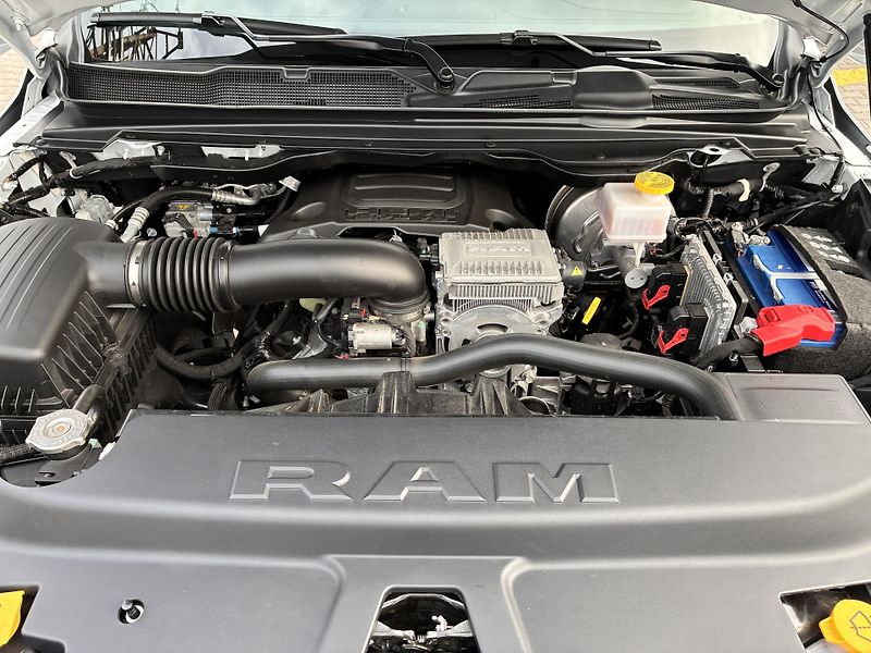 Dodge RAM 1500 LONGHORN 5.7 V8 HEMI eTOR - fotka 36 z 53