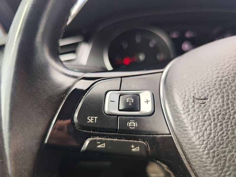 Volkswagen Passat 2.0 TDI/110kW Comfortline DSG - fotka 25 z 32