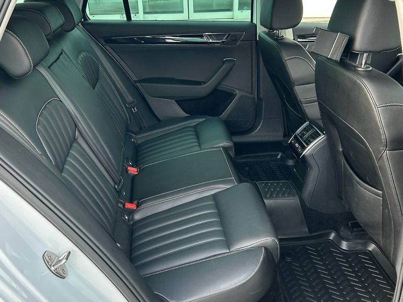Škoda Superb (2022) kombi 2.0 TDI 7DSG L&K - fotka 20 z 35