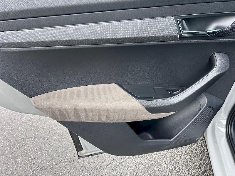 Škoda Karoq (2022) 1.5 TSI Style Extra COLUMBUS,M - fotka 24 z 35