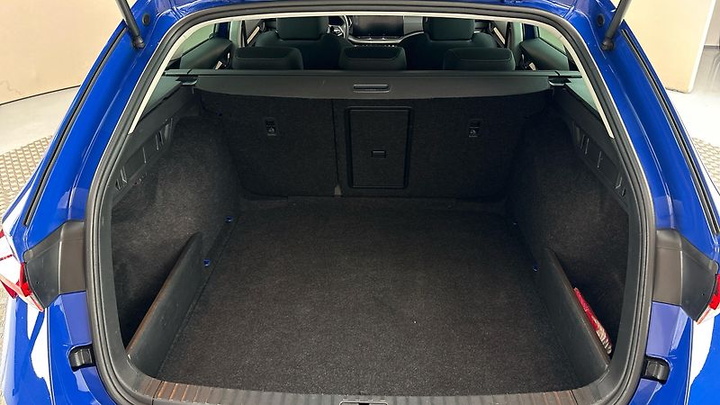 Škoda Octavia 2.0 TDI DSG Ambition Combi - fotka 17 z 24