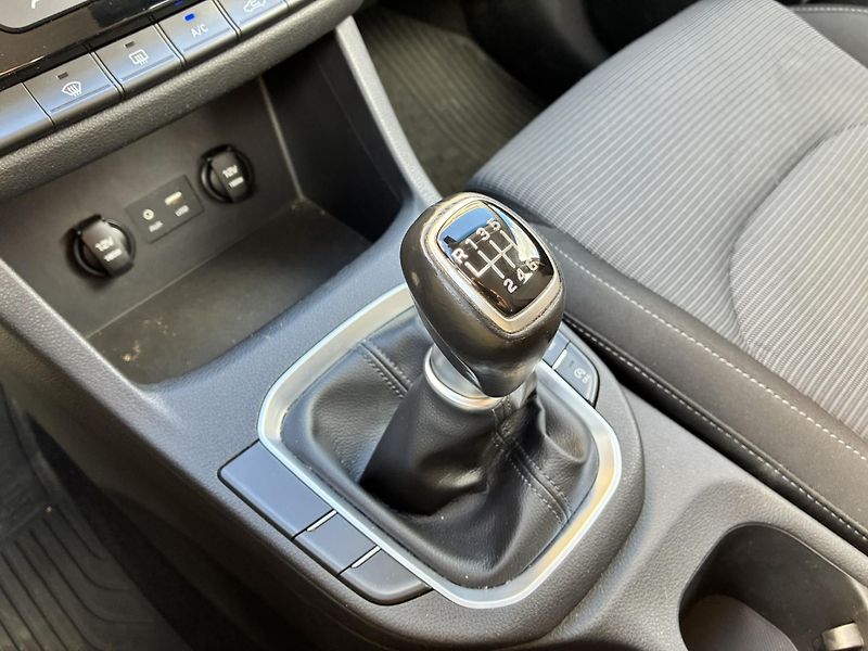 Hyundai i30 1-0 T-GDI 88kW Trikolor - fotka 18 z 19