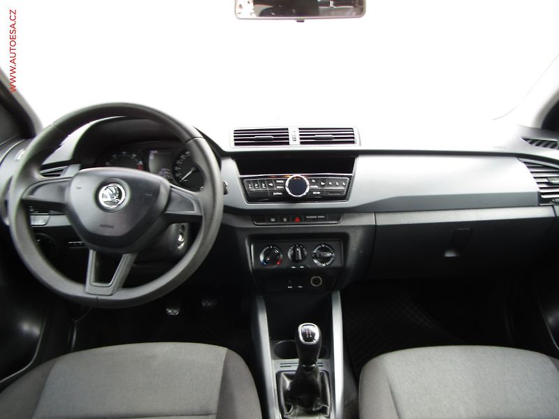 Škoda Fabia (2016) 1.2 TSi, ČR, AC, park.čidla - fotka 8 z 17