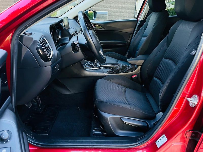 Mazda 3 2.0i MANUÁL LED KAMERA VÝHŘEV - fotka 26 z 48