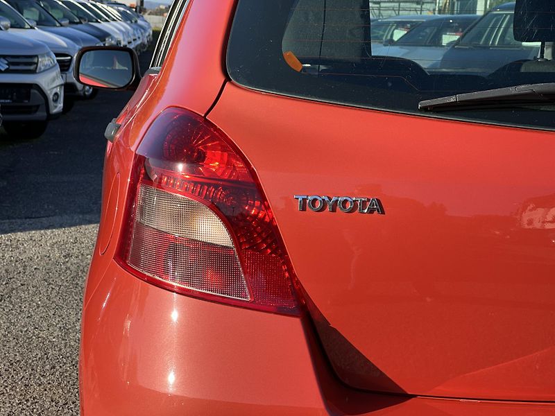 Toyota Yaris 1.0i 51KW KLIMA PŮVOD ČR  - fotka 35 z 38