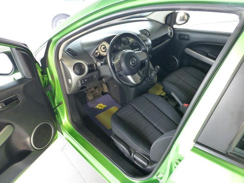 Mazda 2 (2010) 1,3I-63KW**KLIMA**ALU KOLA - fotka 10 z 20