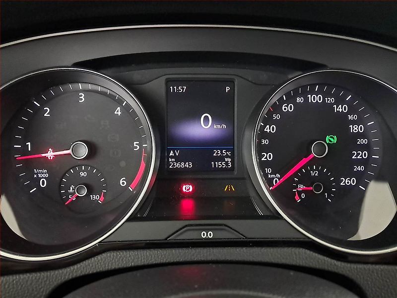 Volkswagen Passat (2018) 2.0 TDI, Automat, Navi - fotka 11 z 20