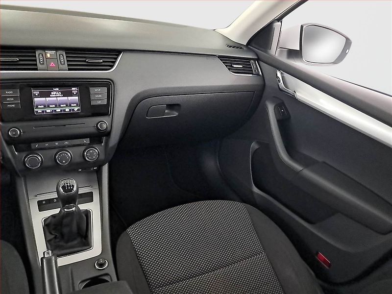 Škoda Octavia (2016) 1.2 TSI, Serv.kniha, Tempomat - fotka 8 z 19