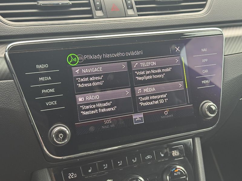 Škoda Superb (2020) 2.0TDi DSG Sportline ACC Kessy - fotka 38 z 50