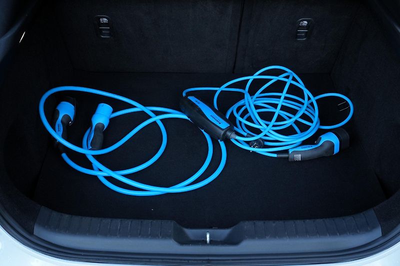 Mazda MX-30 e-Skyactiv, HUD, ACC, Kamera - fotka 33 z 35