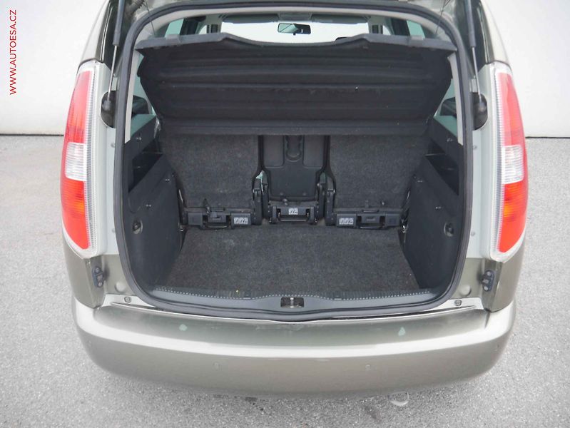 Škoda Roomster (2015) 1.2TSi, ČR, AC, výhřev sed - fotka 7 z 13
