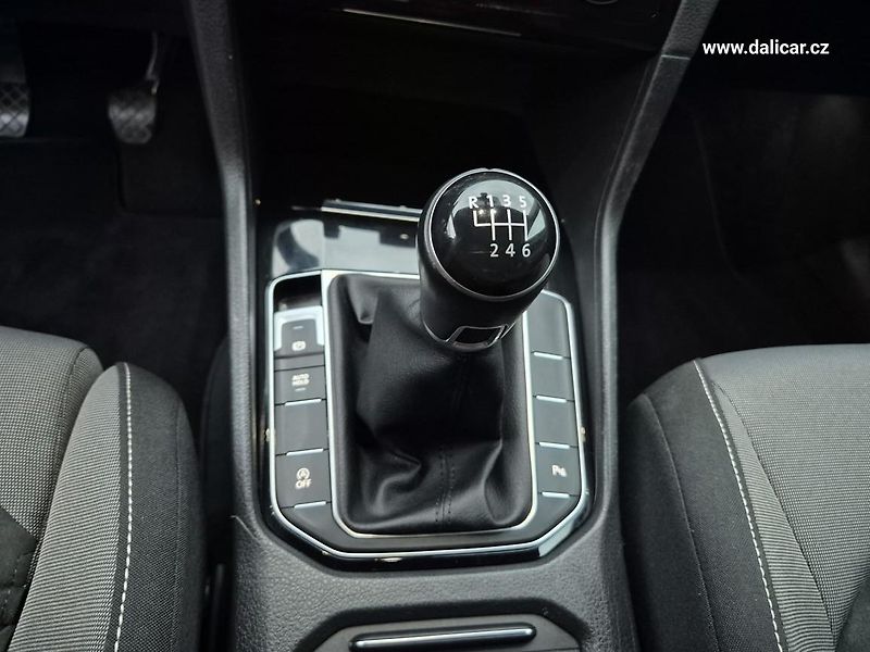 Volkswagen Golf Sportsvan (2016) 1.4TSi 110KW Highline NAVI - fotka 30 z 57