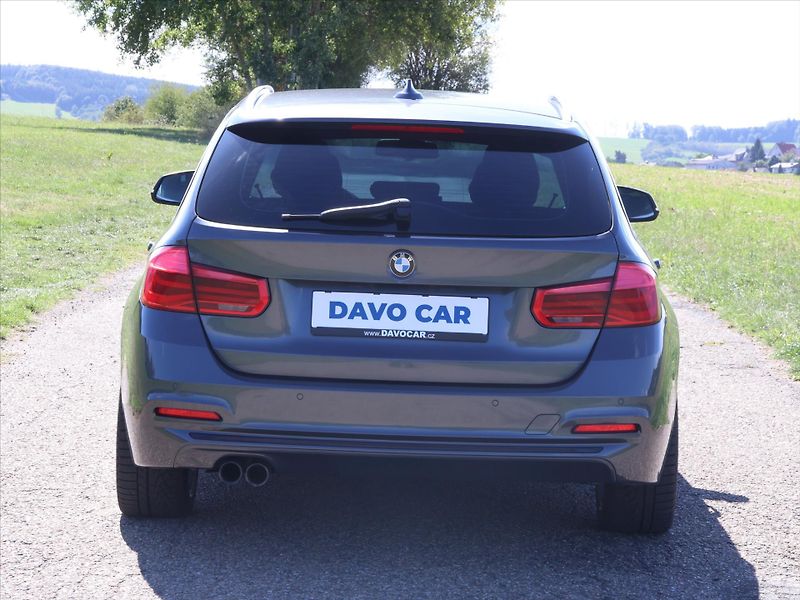 BMW Řada 3 2,0 320d xDrive 140kW Sport - fotka 6 z 32