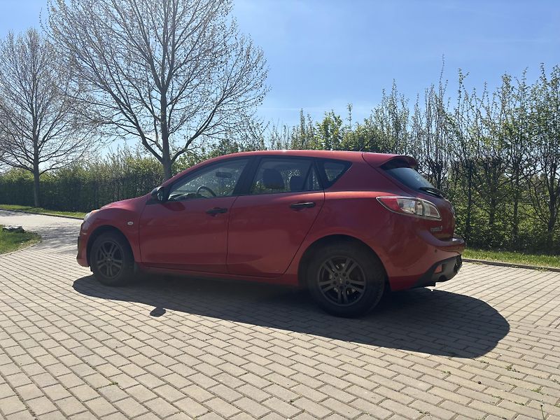 Mazda 3 1.6 CE - fotka 5 z 27
