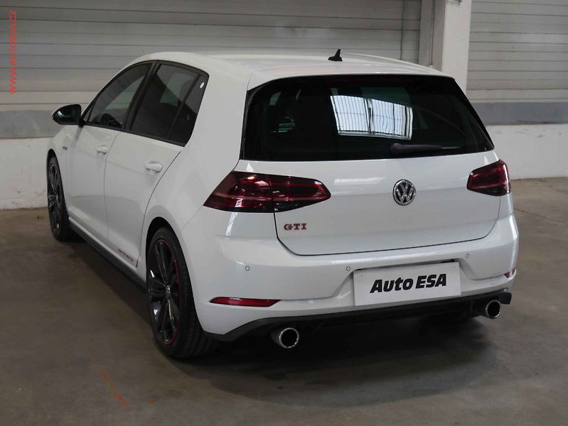 Volkswagen Golf (2019) 2.0TSI, GTI, DSG - fotka 4 z 20