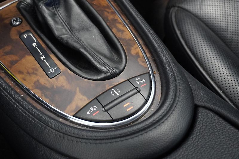 Mercedes-Benz CLS (2005) CLS350 3,5I AUTOMAT - fotka 16 z 31