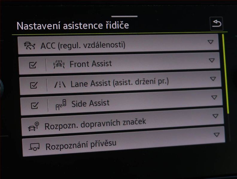 Volkswagen Tiguan (2022) R-Line 1.4 TSI eHybrid - fotka 24 z 27