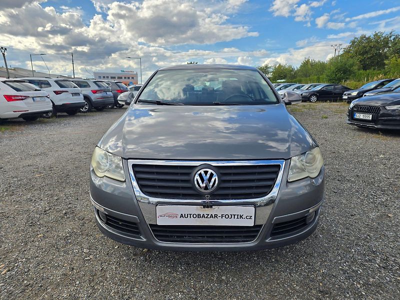 Volkswagen Passat (2005) 2.0 TDi 103KW Comfort - fotka 2 z 23