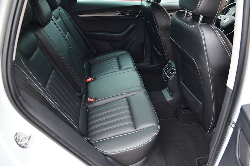 Škoda Karoq (2018) 1.6 TDi 85kW DSG STYLE /CANTON - fotka 10 z 41